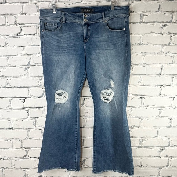 Torrid Women’s Premium Flare Jeans Medium Wash Distressed Stretch Mid Rise 22S - Picture 2 of 11